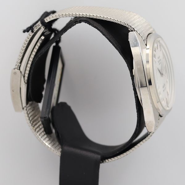 デッドストック級 テクノス スカイライト QZ シルバー文字盤 デイト XYZ メンズ腕時計 OGH 9996ABC7124000