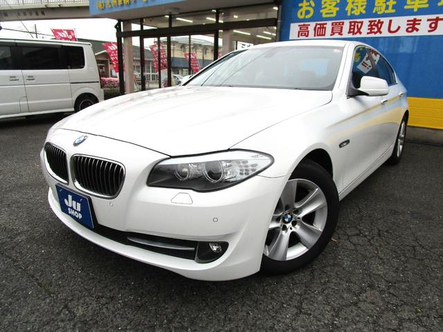 中古車 セダン ホワイト 白色 2WD ガソリン FR30