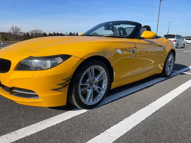 中古車 オープンカー イエロー 黄色 2WD ガソリン LM25 スポーツカーの魅力を体感しよう！　BMW　Z4 スタイリッシュなデザインと高性能エンジンが魅力！BMWブランドの高級感