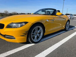 Z4 sDrive23i（BMW）【中古】 中古車 オープンカー イエロー 黄色 2WD ガソリン