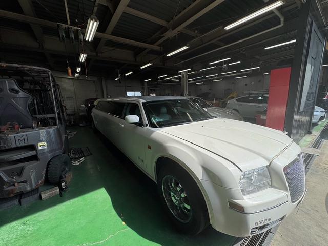 クライスラー・300C その他（クライスラー）【中古】 中古車 セダン ホワイト 白色 2WD ガソリン