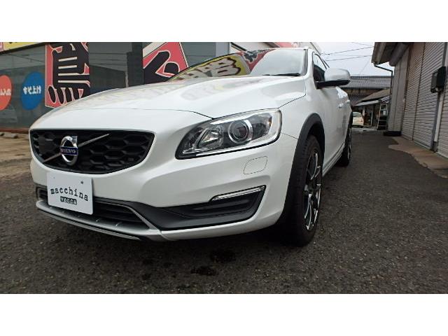 V60 クロスカントリー D4 SE（ボルボ）【中古】 中古車 ステーションワゴン ホワイト 白色 2WD 軽油