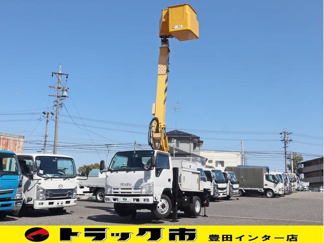 中古車 バス・トラック ホワイト 白色 4WD 軽油 NKS85AN 積載量200KG　車輌総重量6．185t　スペアキー アイチ　ブレーキロック　施錠連動工具箱　アワーメーター1688h