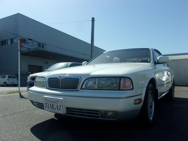 インフィニティQ45 タイプR（日産）【中古】 中古車 セダン ホワイト 白色 2WD ガソリン