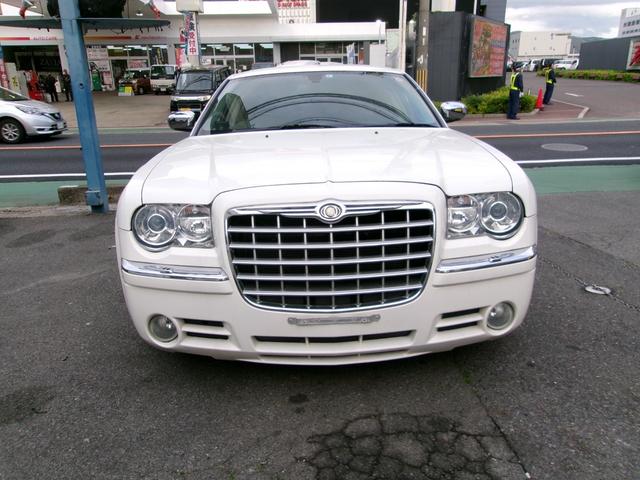 300C 3．5（クライスラー）【中古】 中古車 セダン ホワイト 白色 2WD ガソリン