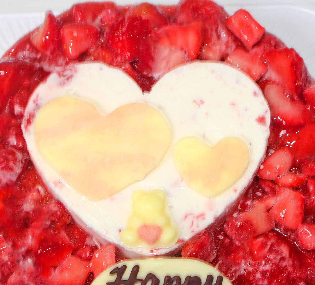 卵不使用タイプ ハートいちごアイスケーキ6号 送料別 誕生日ケーキ 記念日 アレル...