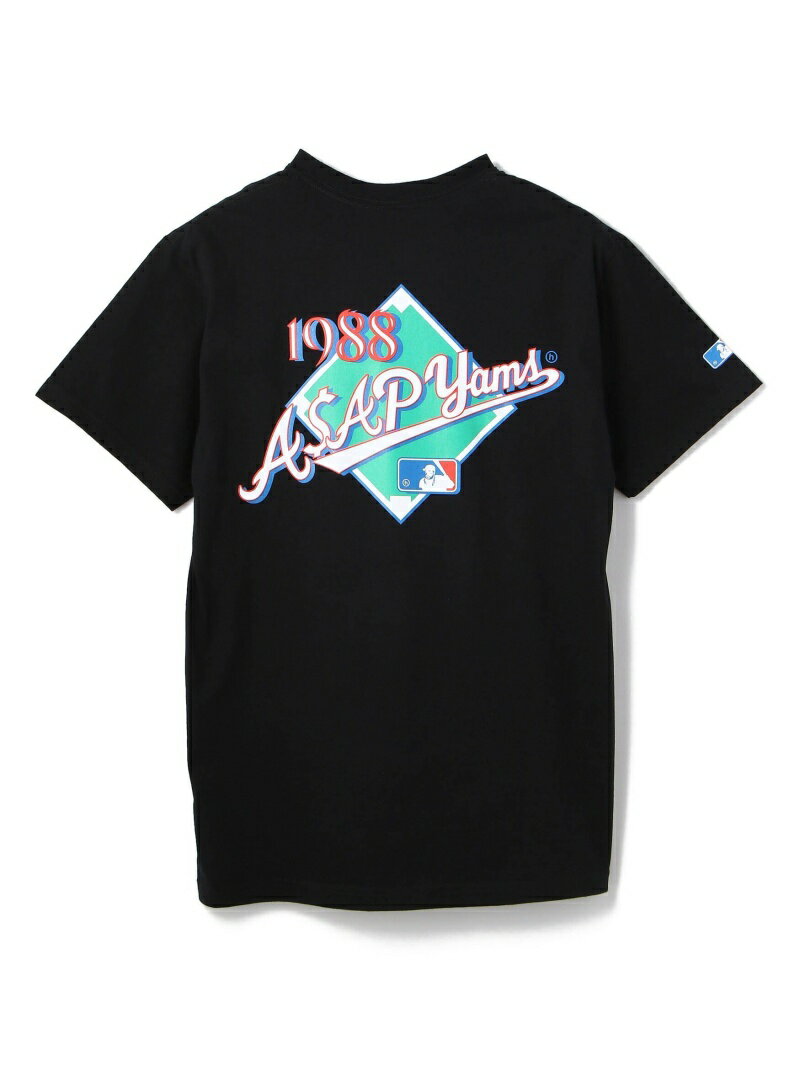 LHP（エルエイチピー）A$APMOB/エイサップモブ/YAMS DAY 2021 Yams Hidden T-Shirt/プリントTシャツA$APMOB(エイサップモブ)-YAMSDAY2021-音楽シーンのみならず、ファッション界でも常に話題をさらうラッパーA$APRocky（エイサップ・ロッキー）の所属する米ニューヨーク・ハーレム出身のヒップホップクルーA$APMob（エイサップモブ）。そんな同グループが、2015年に26歳の若さで急逝した創設メンバーのひとりA$APYams（エイサップ・ヤムズ）の没後5年の追悼パーティーを開催しその際に発売された様々なアーティストとのコラボTシャツが少量入荷です。型番：784-1129064-010-18 FU7030【採寸】S：着丈68cm、肩幅40cm、身幅45cm、そで丈18cmM：着丈70cm、肩幅45.5cm、身幅50cm、そで丈20cmL：着丈74cm、肩幅51cm、身幅55.5cm、そで丈21.5cmXL：着丈76.5cm、肩幅53cm、身幅60cm、そで丈22.5cm商品のサイズについて【商品詳細】-素材：コットン100％サイズ：S、M、L、XL※画面上と実物では多少色具合が異なって見える場合もございます。ご了承ください。商品のカラーについて 【予約商品について】 ※「先行予約販売中」「予約販売中」をご注文の際は予約商品についてをご確認ください。■重要なお知らせ※ 当店では、ギフト配送サービス及びラッピングサービスを行っておりません。ご注文者様とお届け先が違う場合でも、タグ（値札）付「納品書 兼 返品連絡票」同梱の状態でお送り致しますのでご了承ください。 ラッピング・ギフト配送について※ 2点以上ご購入の場合、全ての商品が揃い次第一括でのお届けとなります。お届け予定日の異なる商品をお買い上げの場合はご注意下さい。お急ぎの商品がございましたら分けてご購入いただきますようお願い致します。発送について ※ 買い物カートに入れるだけでは在庫確保されませんのでお早めに購入手続きをしてください。当店では在庫を複数サイトで共有しているため、同時にご注文があった場合、売切れとなってしまう事がございます。お手数ですが、ご注文後に当店からお送りする「ご注文内容の確認メール」をご確認ください。ご注文の確定について ※ Rakuten Fashionの商品ページに記載しているメーカー希望小売価格は、楽天市場「商品価格ナビ」に登録されている価格に準じています。 商品の価格についてLHPLHPのカットソー・Tシャツトップスご注文・お届けについて発送ガイドラッピンググッズ3,980円以上送料無料ご利用ガイド