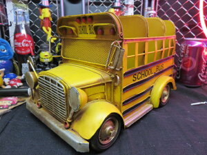 ヴィンテージカー【アメリカンスクールバス】【SchoolBus CDBOX】ブリキ ミニチュアバス