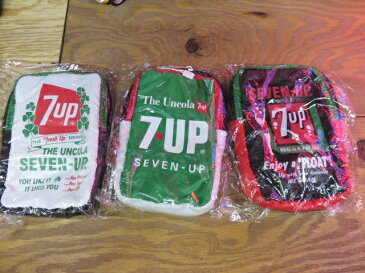 【7UP】【SEVEN−UP】【ミニポーチ】【ホワイト＆グリーン＆ブラック　3種】【すっきり1000円】