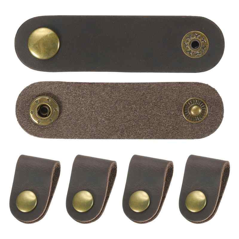 PATIKIL レザーコードオーガナイザーケーブルストラップ 8x2cmポータブルケーブルレザークリップ ホルダーイヤホンコード管理用ケーブル ワイヤーダーク茶色6個カラー：ダーク茶色；素材：レザー；ストラップ幅：2cm / 0.79&quot;；全長：8cm / 3.15&quot;；パッケージリスト：コードオーガナイザー6個利点：レザータイワイヤーホルダーは、レザー製で柔軟で優しく、ケーブルを傷つけることなくコンパクトで繊細です。コードやケーブルを整理し、乱雑なワイヤーやケーブルのトラブルを解消し、コードを整理するための素晴らしいレザークリップです。取扱説明：ケーブルレザータイはスナップデザインで、乱雑なケーブルを統合し、バックルできるだけの長さがあります。コードを完全に巻き付け、オフィスデスクをきれいで整頓された状態に保ちます。用途：コードストラップは、 ケーブル、電源コード、データケーブルなど、さまざまなケーブルやコードを整理することができます。アイテムをしっかりと固定し、使用中に絡まったり損傷したりするのを防ぐ安全なファスナーが特徴です。注意：ストラップがアイテムを囲むのに短すぎないように、購入前にサイズを確認してください。