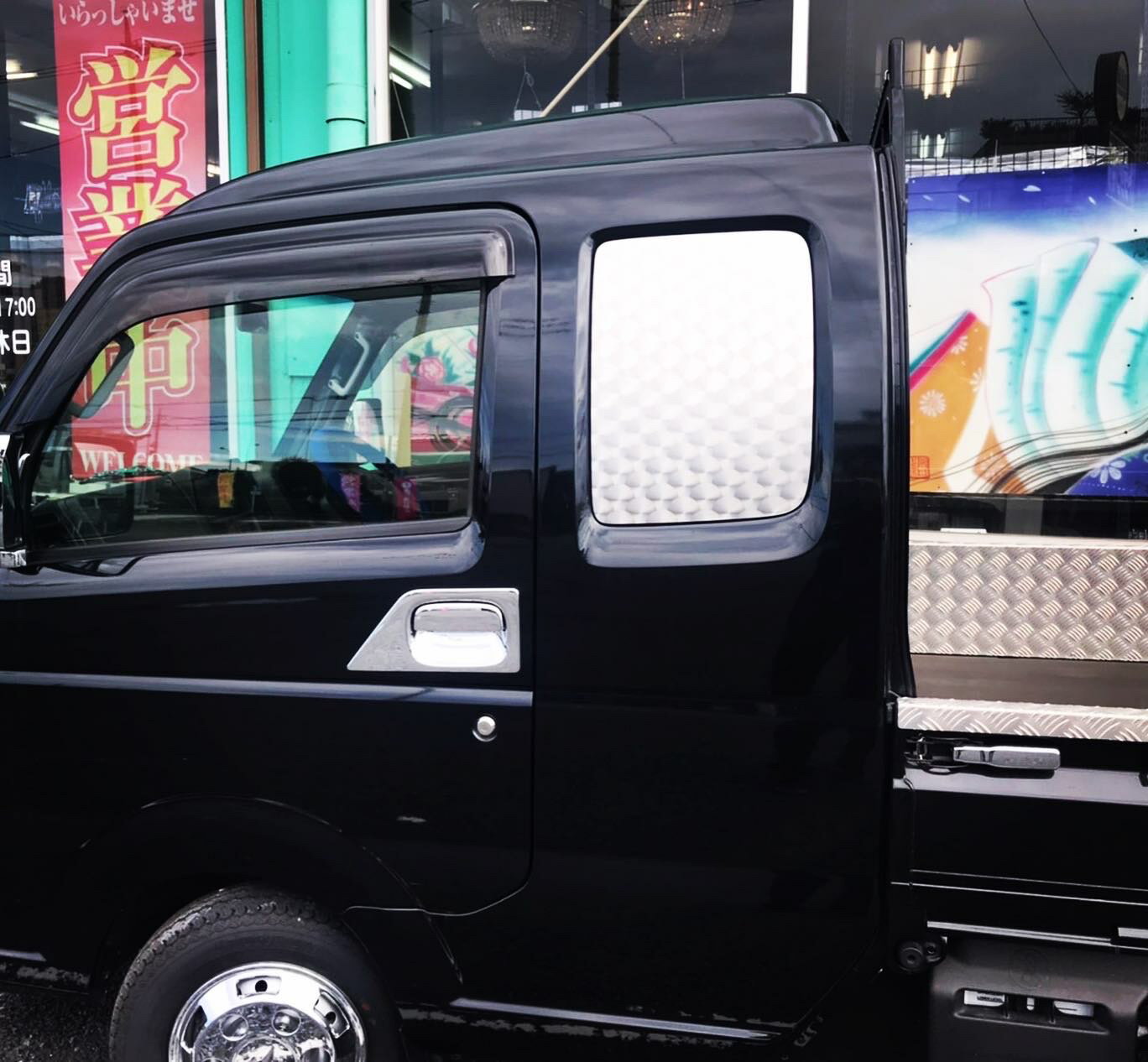 ステンレスベッド窓スーパーキャリー（鏡面・ウロコ）