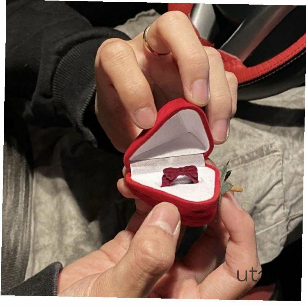 指輪ケース リングケース いちご リング ストレージボックス ベルベット ジュエリー ディスプレイケース バレンタインデー 贈り物