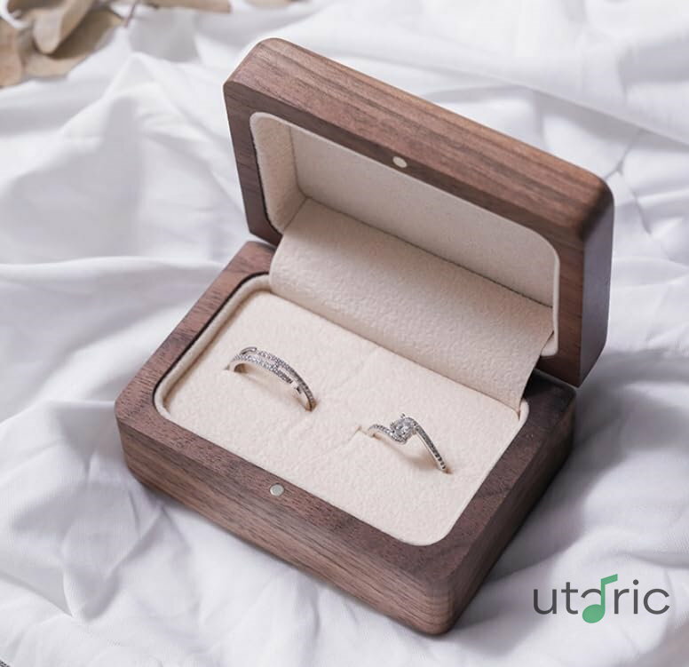 Rakuten - リングケース ミニ 指輪ケース 木製 プロポーズ シンプル 高級 おしゃれ ギフトボックス 小さい 持ち運び 携帯用 (チェリー)