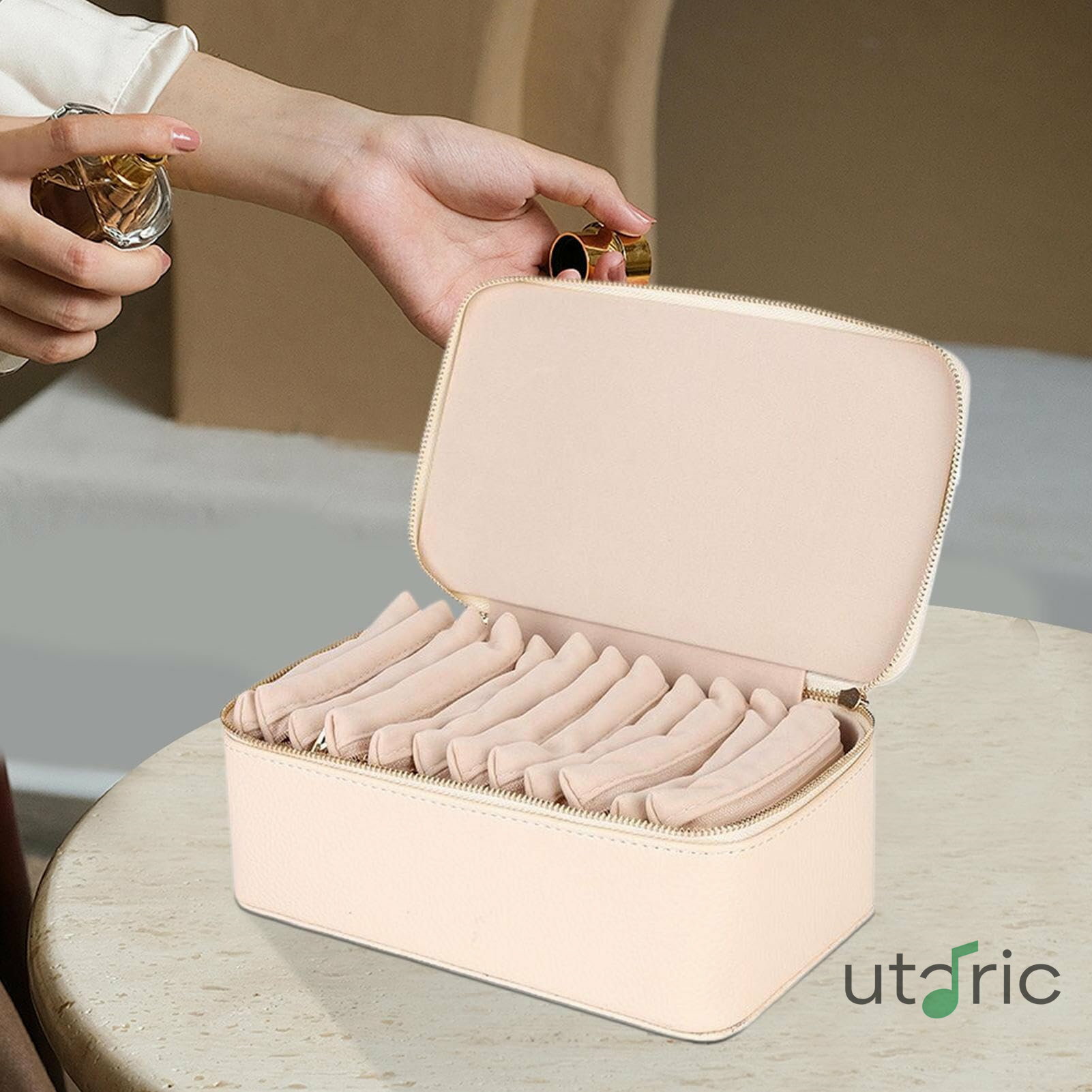 旅行用のジュエリーボックス - 12人の科目を持つポータブルジュエリーオーガナイザースモールリングホルダー|コンパクトなデザインのジュエリーボックス|ネックレス、リング、女性、女の子、母親、娘、休暇、reのオーガナイザー