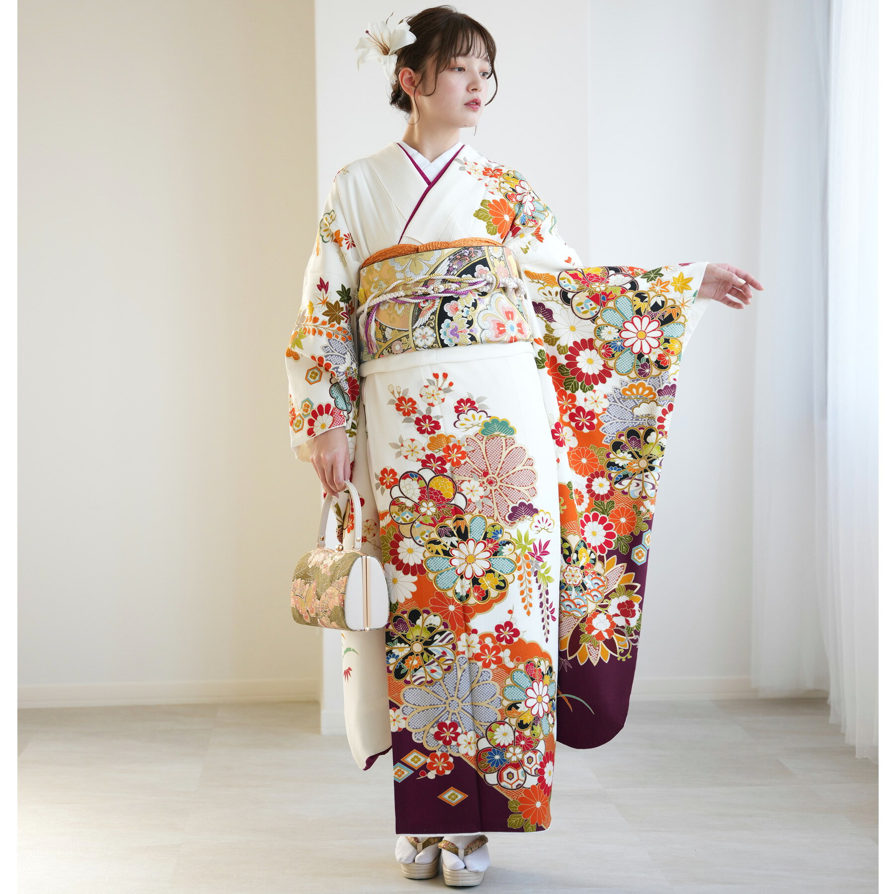 【レンタル】【振袖 正絹着物+正絹袋帯 21点セット 絵羽 白オレンジと紫にレトロ花】着物セット 女性 成人式 結婚式 前撮り 20歳 20才 二十歳 二十才 はたち 正装 和装 フォーマル 晴れ着 記念撮影 足袋プレゼント 往復送料無料◆2026年1月ご予約空きなし◆