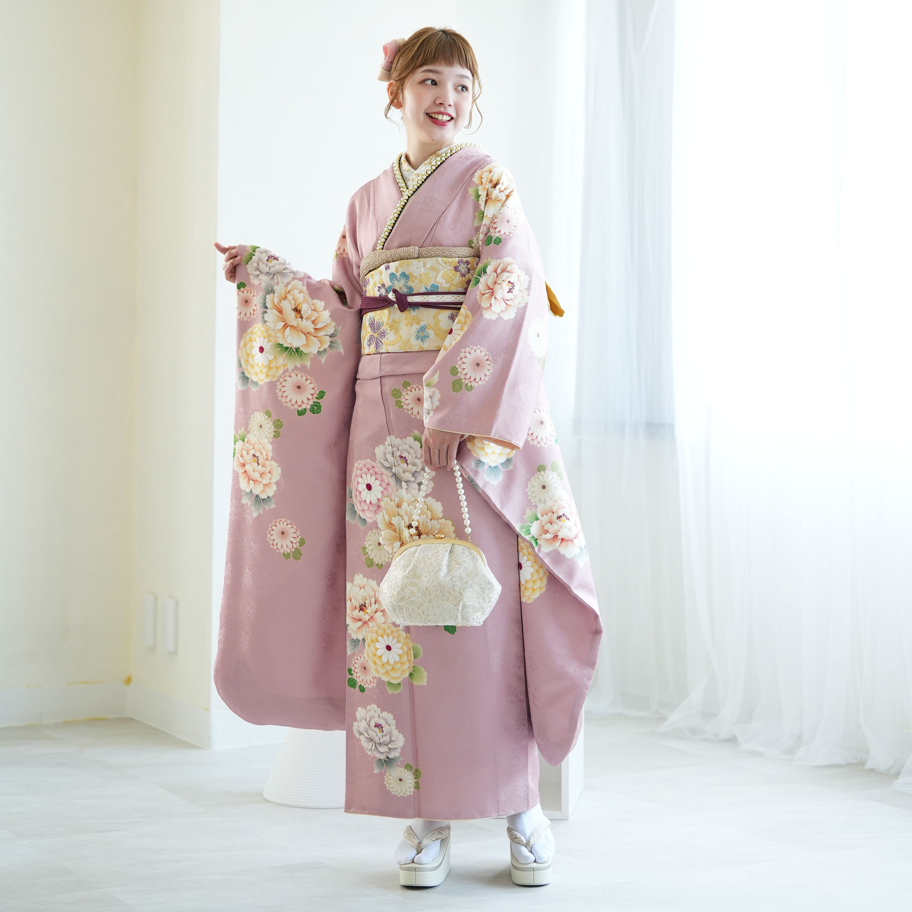 【レンタル】【振袖 正絹着物+正絹袋帯 21点セット 絵羽 撫子色の花乙女】着物セット 女性 成人式 結婚式 前撮り20歳 20才 二十歳 はたち 正装 和装 フォーマル 晴れ着 記念撮影 足袋プレゼント 往復送料無料 ◆2025年1月ご予約空きなし◆