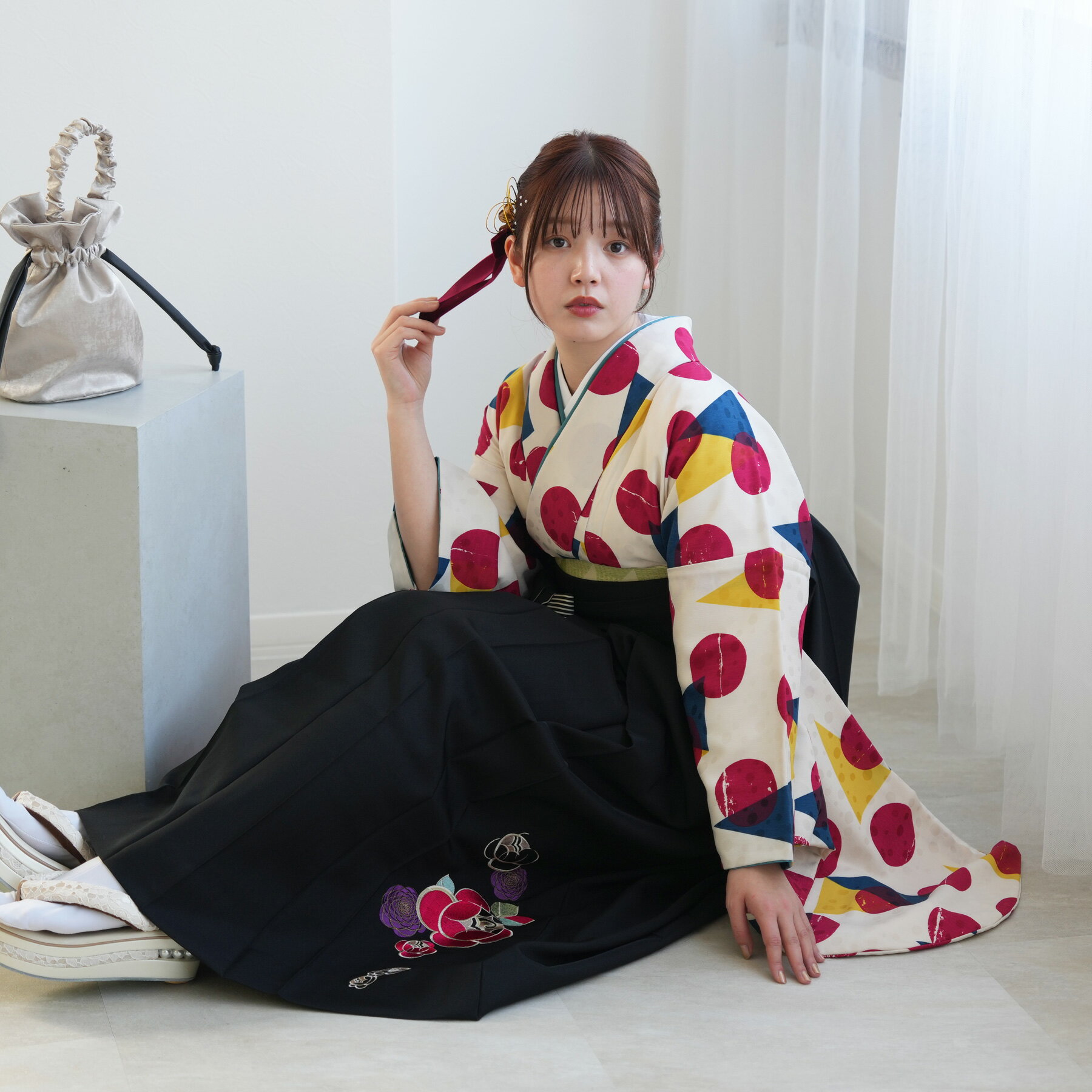 【レンタル】【モダンアンテナ 袴 17点セット 日本製 飛翔 マル・サンカク】二尺袖着物 はかま フルセット 卒業式 大学生 専門学生 レディース 女性 袴91-99cm(身長153-170cm)足袋プレゼント 重ね衿縫い付済 往復送料無料