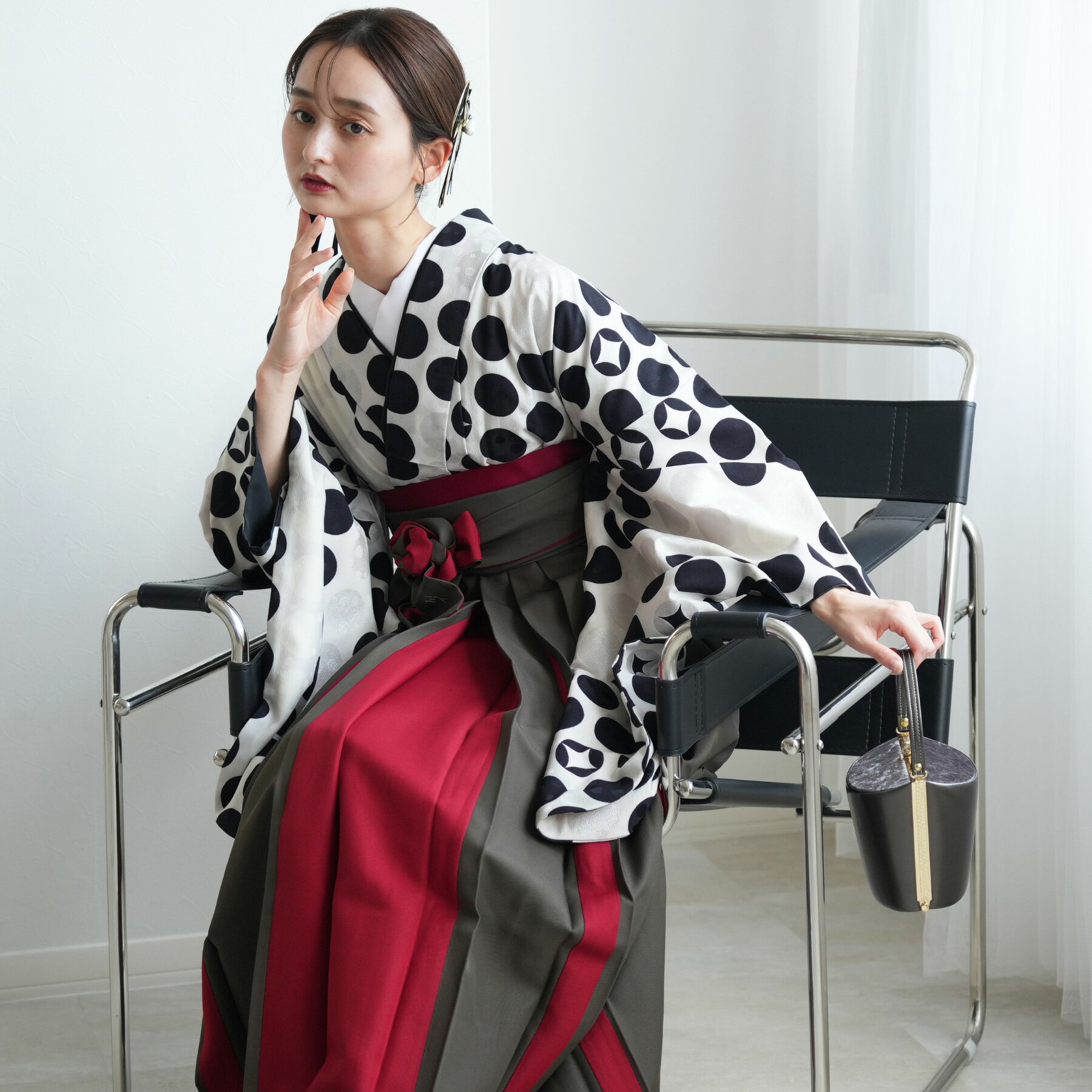 【レンタル】【モダンアンテナ 袴 17点セット 日本製 】二尺袖着物 はかま フルセット 卒業式 大学生 専門学生 レディース 女性 袴91-99cm（身長153-170cm）足袋プレゼント 重ね衿縫い付済 往復送料無料