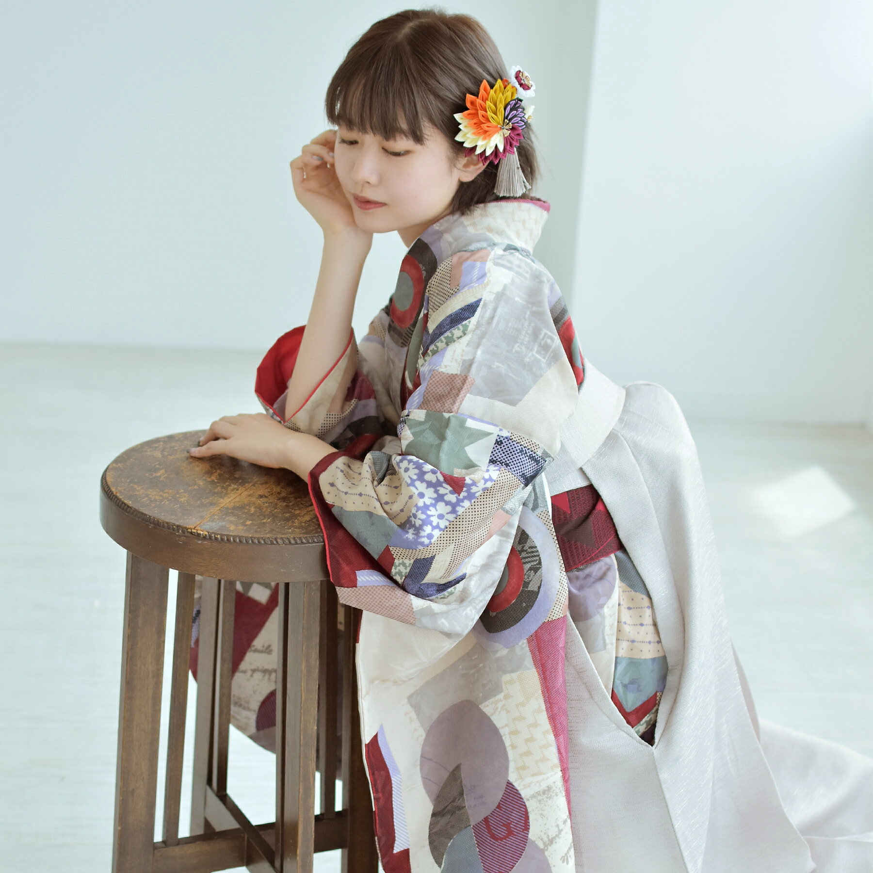 【レンタル】【モダンアンテナ 袴 17点セット 日本製 】二尺袖着物 はかま フルセット 卒業式 大学生 専門学生 レディース 女性 袴91-99cm（身長153-170cm）足袋プレゼント 重ね衿縫い付済 往復送料無料