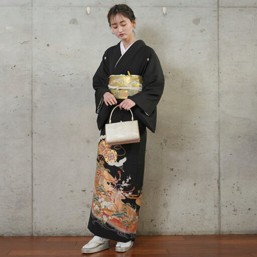 【レンタル】黒留袖レンタル フルセット 高級 正絹 結婚式着物 留袖 黒留袖 おすすめ お宮参り 母親 留袖レンタル レンタル着物 セット レンタル留袖 黒留め袖 貸衣装 レンタル衣装 着物セット 菊 梅 鶴 御所車 古典 往復送料無料 【レンタル】黒留袖レンタル フルセット 高級 正絹 結婚式着物 留袖 黒留袖 おすすめ お宮参り 母親 留袖レンタル レンタル着物 セット レンタル留袖 黒留め袖 貸衣装 レンタル衣装 着物セット 菊 梅 鶴 御所車 古典 往復送料無料