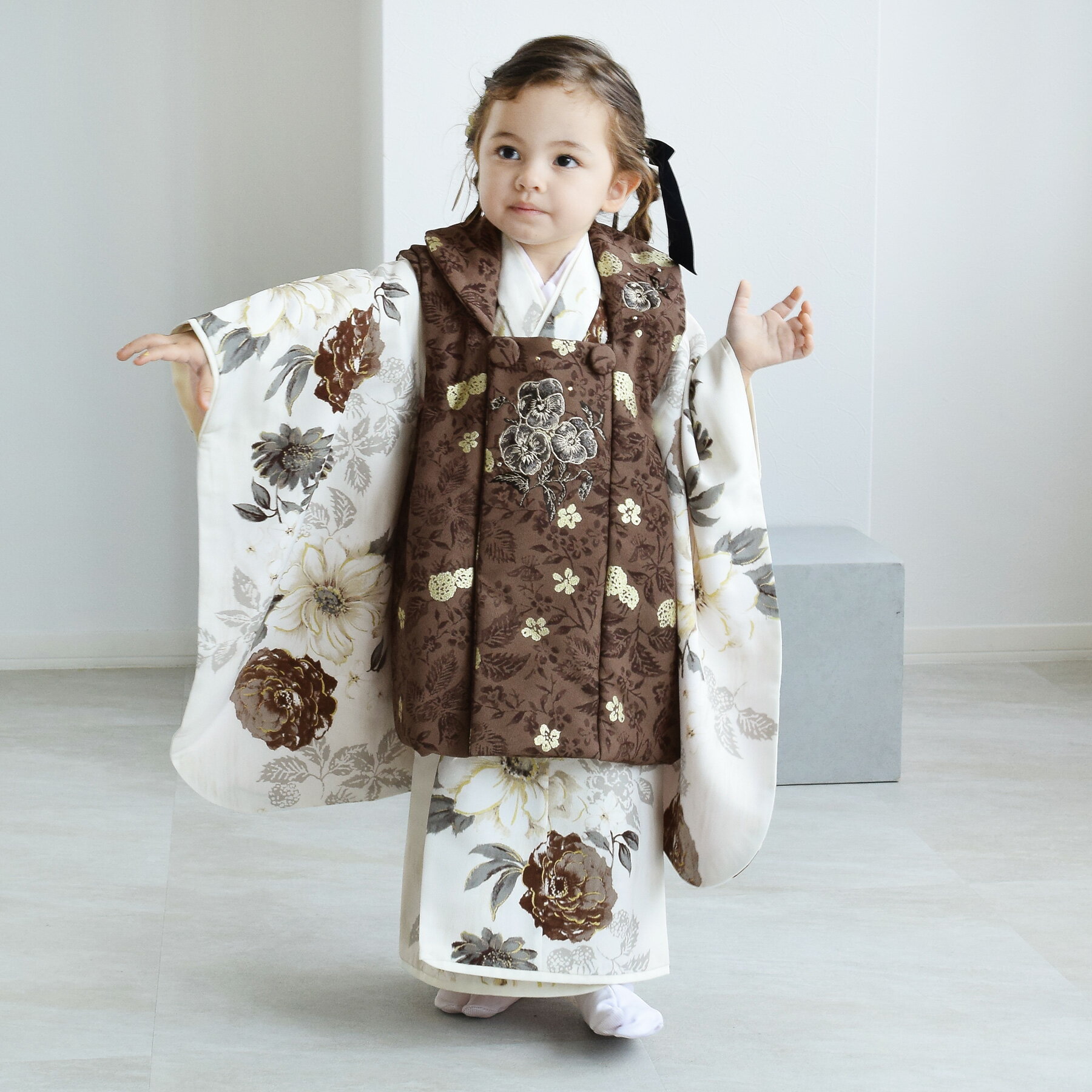 【レンタル】【七五三 着物 被布セット JILLSTUART / ジル・スチュアート パンジーとクチナシ・ブラウン】 七五三 日本製 女の子 三歳 3歳 被布 ...