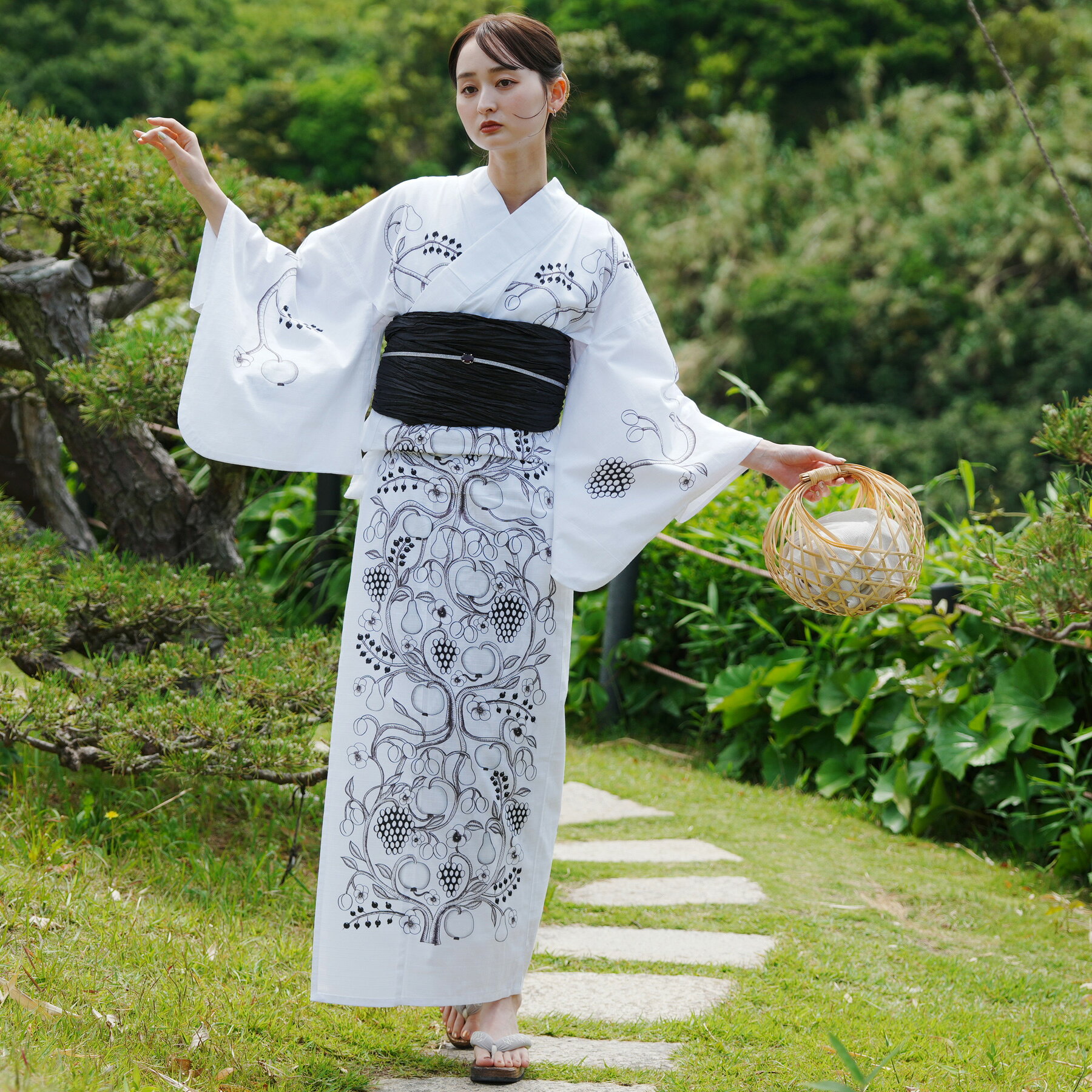 【utatane×Kuovi 浴衣 単品 高級変わり織 ｜絵羽浴衣 オーチャード（ORCHARD）ホワイト】フィンランド・北欧デザイン｜パラティッシ復刻｜浴衣（ゆかた）クオヴィ