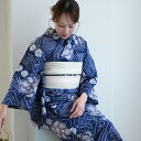 【utatane 有松絞り 浴衣3点セット 紺色に流水花】特選シリーズ 伝統工芸 国内縫製 手縫い併用希少 一生もの フリーサイズ 浴衣セット(ゆかた・帯・下駄)ですぐお出かけ 一度袖を通すと忘れらないガーゼのような至極の肌当たり