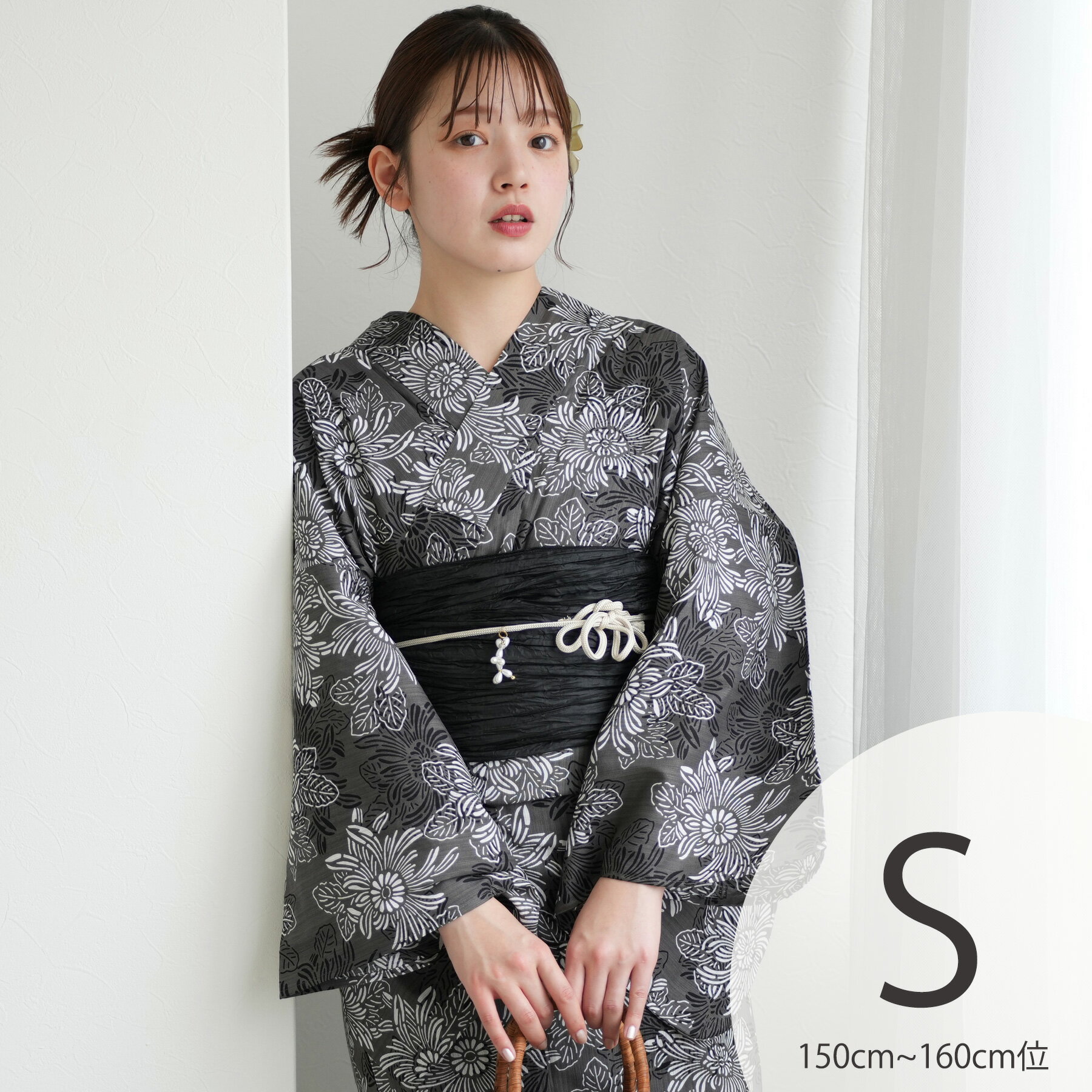 【utatane 高級変わり織 浴衣3点セット グレーに重なる古典菊】ここでしか買えない昭和初期アンティーク復刻版 プチサイズ（150-160cm）Sサイズ 浴衣セット（ゆかた・帯・下駄）うたたね 上質 国産生地 国内染色 低身長コーデ