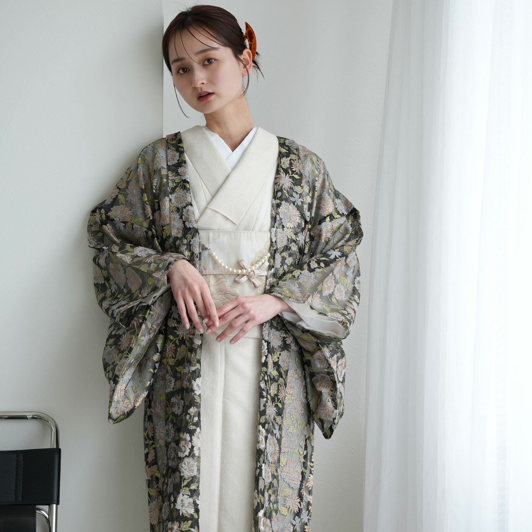 Rakuten - 【10％OFF】【ニコアンティーク 薄羽織 2点セット｜ノクターンフラワー（フリーサイズ）】国産生地｜羽織・パール羽織紐付き｜洗える 長羽織 塵除け 春夏秋 3シーズン対応｜上品な透け感 花柄 ワッシャー オーガンジー フロッキー［Nico@ntique］