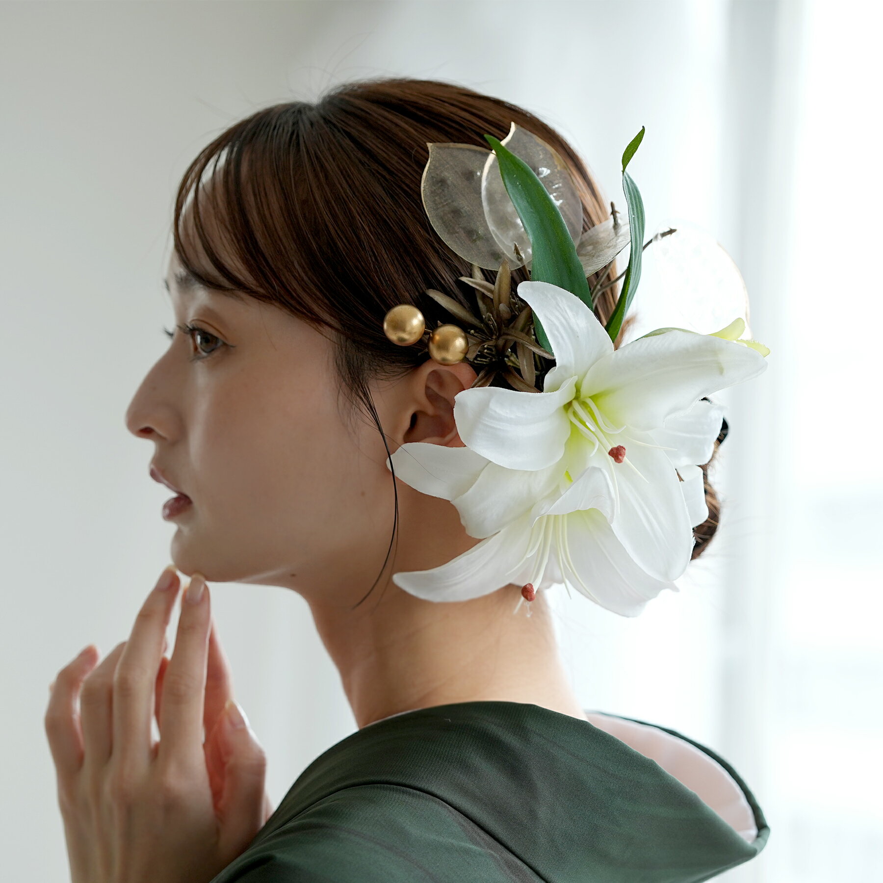 【髪飾り Uピン9本セット ビッグボリューム百合 うるつやクリアリーフ＋ゴールドの実】ヘアアクセ 大正ロマン レトロ 白 ゴールド モード アンティークカラー 振袖 袴 成人式 卒業式 記念撮影 写真 ヘアアレンジ 日本製 国産