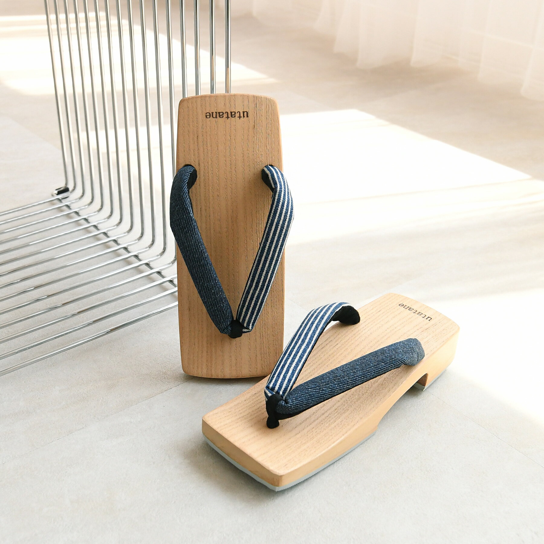 【utatane 高級桐下駄 ヒッコリーデニム鼻緒 メンズ Mサイズ 右近 白木】男性 男下駄 24〜25.5cm 単品 国産 日本製 徳島の下駄職人さんと滋賀...