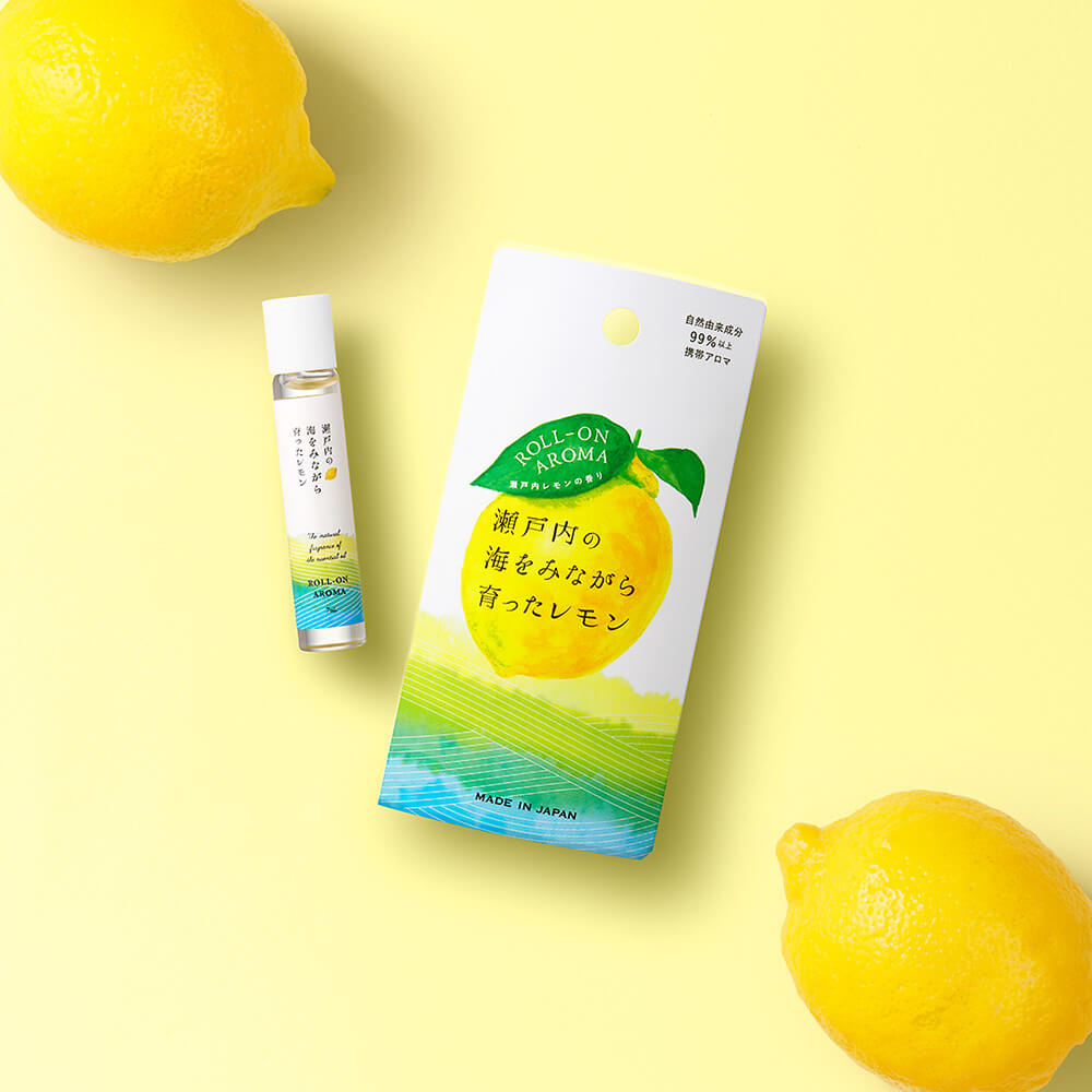 Aroma Oil - 瀬戸内レモン ロールオン 7ml [ フレグランス 保湿3種オイル配合 携帯 リラックス 気分転換 ミニサイズ]