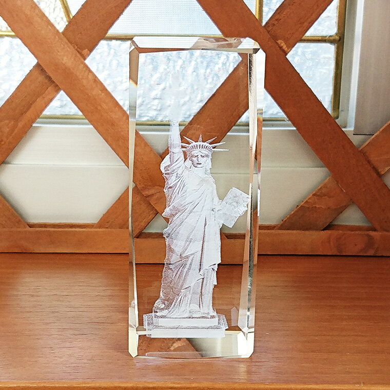 クリスタル 置物 3D オブジェ 自由の女神 インテリア クリスタルアート イルミネーション LED台座 ライトアップ 照明 玄関 卓上 テーブル プレゼント