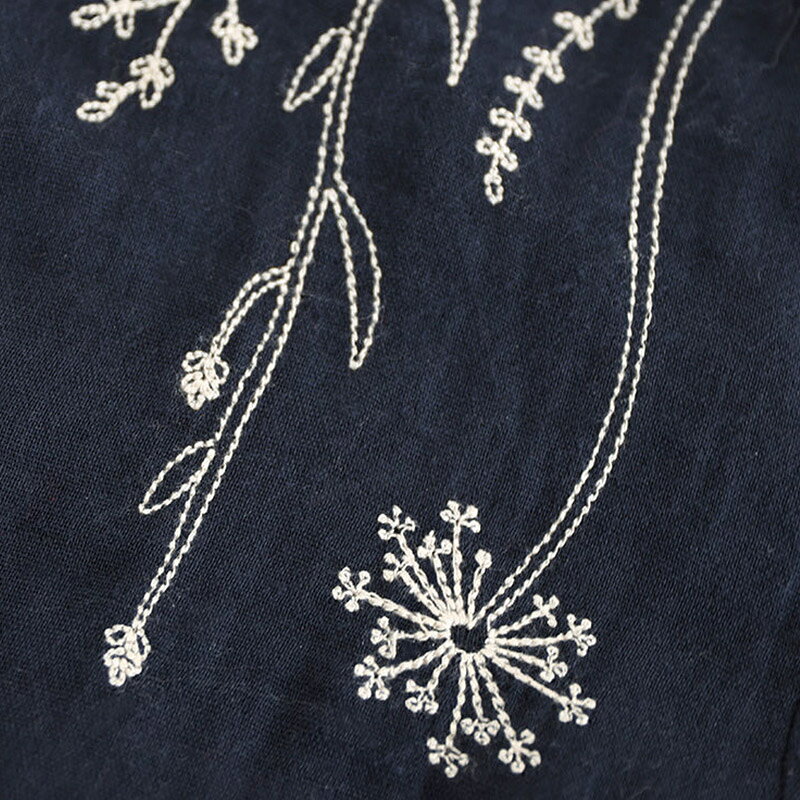 映せば 楽天市場店の刺繍 シャツ レディース 長袖 トップス ブラウス 羽織り やわらか シンプル ゆったり カジュアル 体型カバー ホワイト ネイビー 大きいサイズ 小さいサイズ 春 夏 日除け インナー 秋｜アングル2