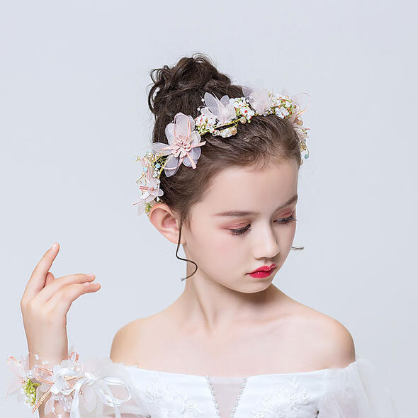 Rakuten - ヘッドドレス 花冠 リストレット ウエディング フラワーティアラ 女の子用髪飾り 子供 ピアノ発表会 ヘアアクセサリー セット 誕生日パーティー写真撮影ダンス衣装2点 結婚式