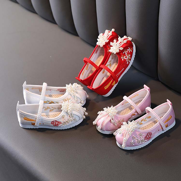 白 草履代わりに履く靴 七五三 花柄の刺繍 子供靴 靴 シューズ 和柄の靴 パール 女の子 キッズ 赤 ピンク 着物 歩きやすい 草履代わりに履く靴 痛くない 草履 こども 和装 光沢 サテン ゴージャス 靴