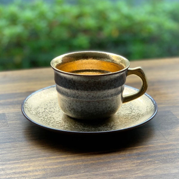 【送料無料】有田焼　コーヒーカップ　金塗りのサムネイル