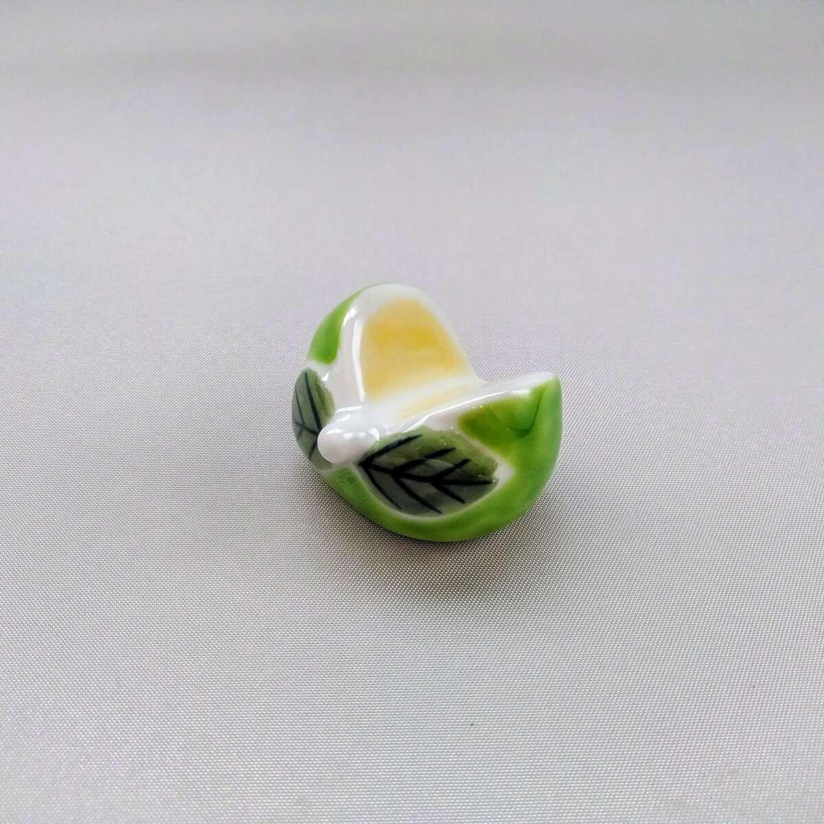 かぼす箸置き 緑 3.5cm 有田焼 皓洋窯 箸置き カトラリーレスト レンジ温め程度可 ...