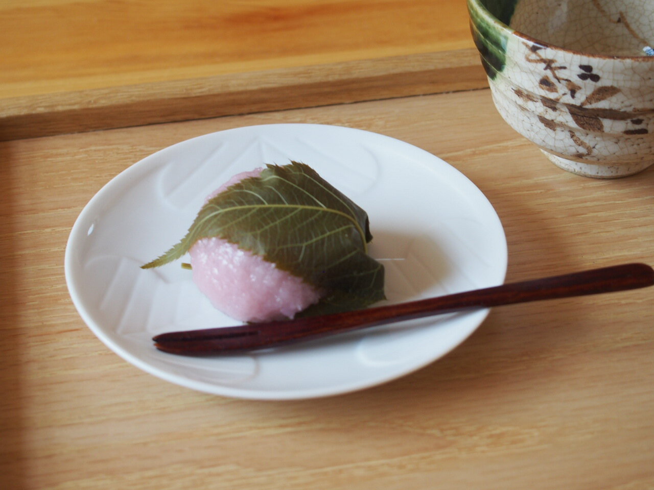 お皿 食器 おしゃれ engi紋小皿 レリーフ 松 白