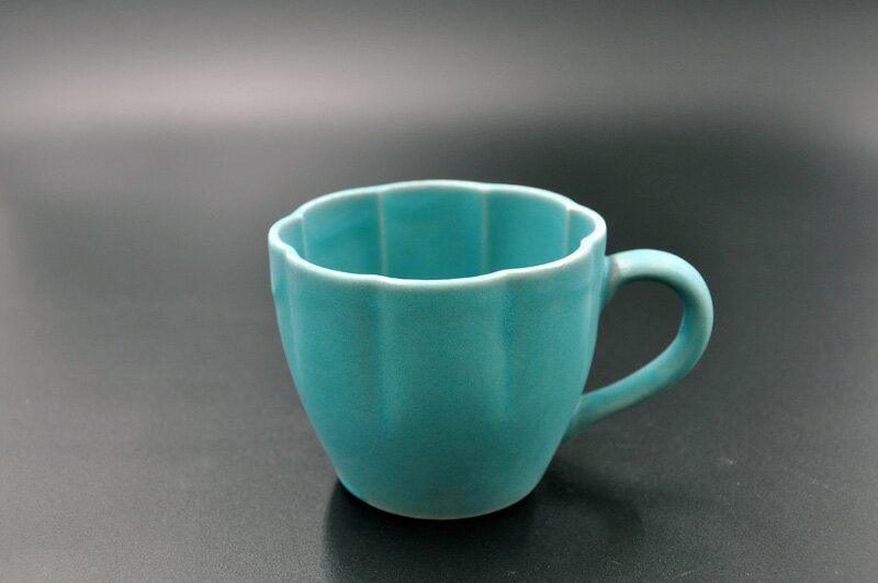 瀬戸焼　HANA花マグカップ(くじゃくあお) [360ml]花(Hana) aito製作所 アイトー食洗機・電子レンジOK！..