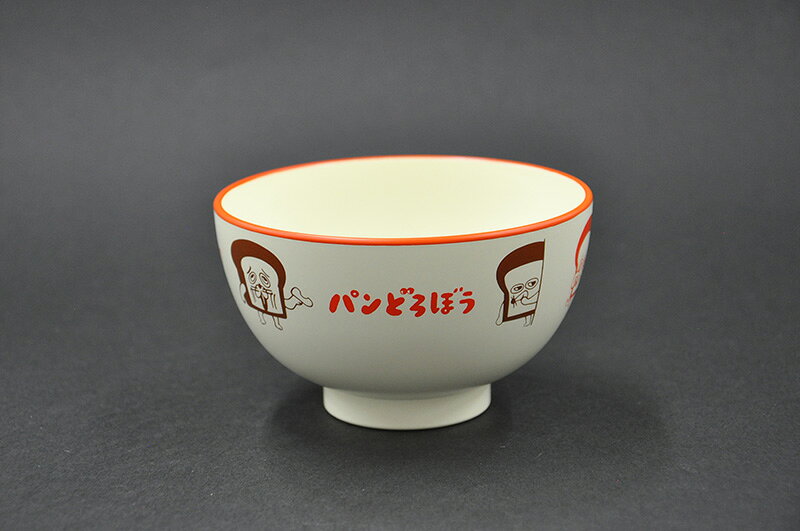 -- パンどろぼう こども食器シリーズ -- 大人気絵本シリーズ「パンどろぼう」が食器になって新登場。 毎日の食卓を彩り笑顔あふれるひとときにします。 ●サイズ：φ105×62mm ●材質：素地/PET・ABS樹脂・表面塗装/ウレタン塗装 ●内容：電子レンジOK（2分以内）・食洗機OK ●原産国：日本 ・メーカー希望小売価格はメーカーサイトに基づいて掲載していますこども食器シリーズ こども茶碗 こどもマグ フルーツ皿 カレー皿 ラーメン丼 レンゲ ランチプレート UDボウルM なかよしグラス スプーン/フォーク 塗汁椀M 塗箸17cm ギフト 茶碗＆塗汁椀セット ジュニア食器シリーズ 茶碗M マグ プレートL ココットS