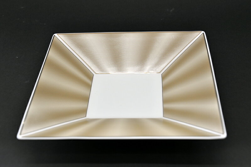 乐天商城 - [NIKKO(ニッコー)]Elite Modern(エリートモダン)22.5cmスクエアトレー (シルクシャンパン)FINE BONE CHINA (ファインボーンチャイナ)NIKKO SINCE1908