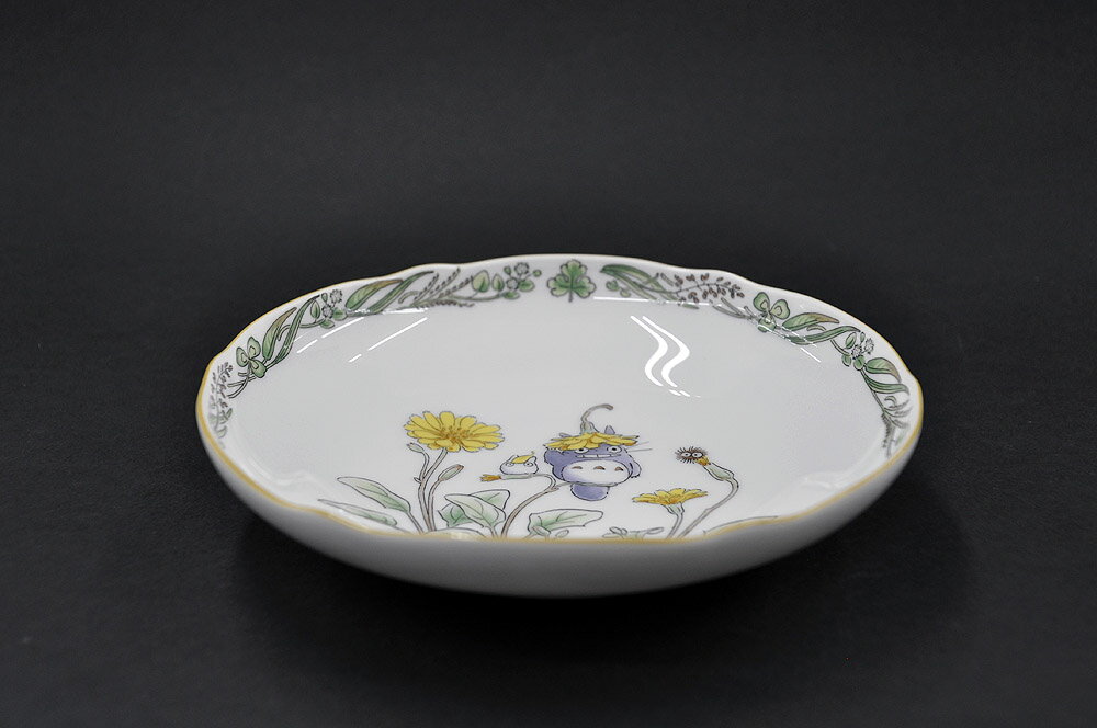 乐天商城 - となりのトトロ19.5cmディーププレート(ジシバリ)[BONE CHINA(ボーンチャイナ)]
