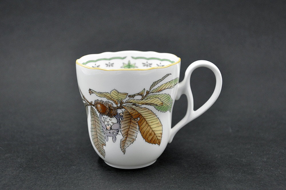 となりのトトロ　マグカップ(クヌギ)[BONE CHINA(ボーンチャイナ)]プレゼント/贈り物/ギフト/誕生日/お祝ジブリ/かわいい/可愛い/子供/大人/人気/ハロウィン/クリスマス