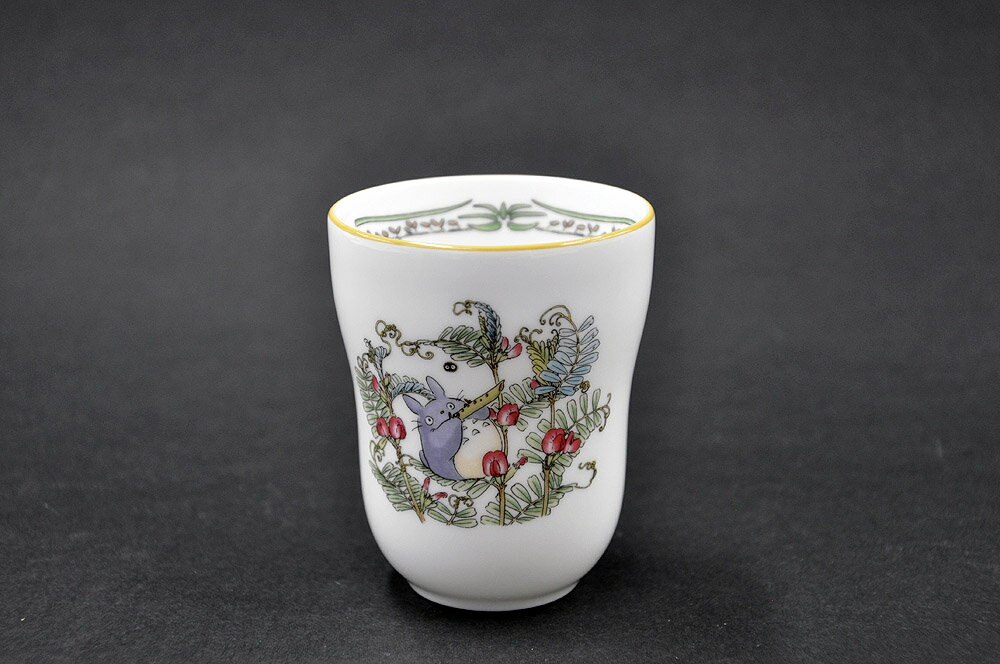 となりのトトロゆのみ (カラスノエンドウ)[湯呑み][BONE CHINA(ボーンチャイナ)]