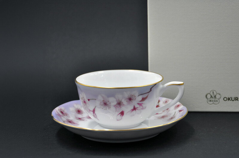 乐天商城 - 大倉陶園　[友好の花シリーズ]花見桜　カップ&ソーサー(1客/碗皿)【送料無料】桜 さくら SAKURA プレゼント 贈り物 ギフト 誕生日 母の日 父の日 敬老 クリスマス 御祝 お祝 内祝 記念 おすすめ 上品 人気 コーヒーカップ ソーサー 碗皿【日本製】