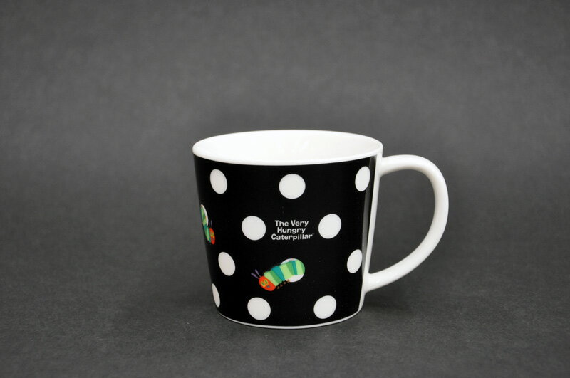 乐天商城 - はらぺこあおむしマグM(黒)(THE VERY HUNGRY CATERPILLAR)[マグカップ][子供食器][電子レンジ対応][食洗機対応][日本製]お祝/御祝/プレゼント/ギフト/贈り物誕生日/出産/おすすめ/かわいい/人気/絵本/【在庫限り】