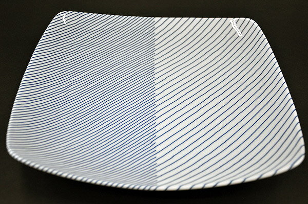 白山陶器重ね縞　反角盛皿[27×27cm]大皿/皿/おもてなし/シンプル/こだわり/素敵波佐見焼/単品/【箱なし】/新居/自宅/記念/祝/誕生日/母の日/父の日/敬老/新築/引越/プレゼント/贈り物/ギフト/パッキンで包んでラッピング包装は可/備考欄にて承ります