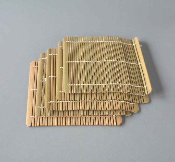 SPECIFICATION Size 17.5×17cm Volume Material 竹製 Made in COMMENT お色などは撮影時の光線の具合、モニターによっても見え方が異なります。撮影用の小物（敷物・カトラリー・植物など）は付属しません。在庫数はお問い合わせください