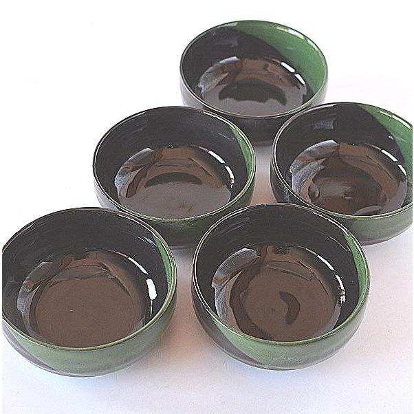 SPECIFICATION Size φ11×H4.6cm Material 陶磁器 Made in 国産 Function 電子レンジ・食洗機OK COMMENT 陶器は焼成中に収縮しますのでサイズ、重さには多少誤差があります。お色などは撮影時の光線の具合、モニターによっても見え方が異なります。撮影用の小物（敷物・カトラリー・植物など）は付属しません。